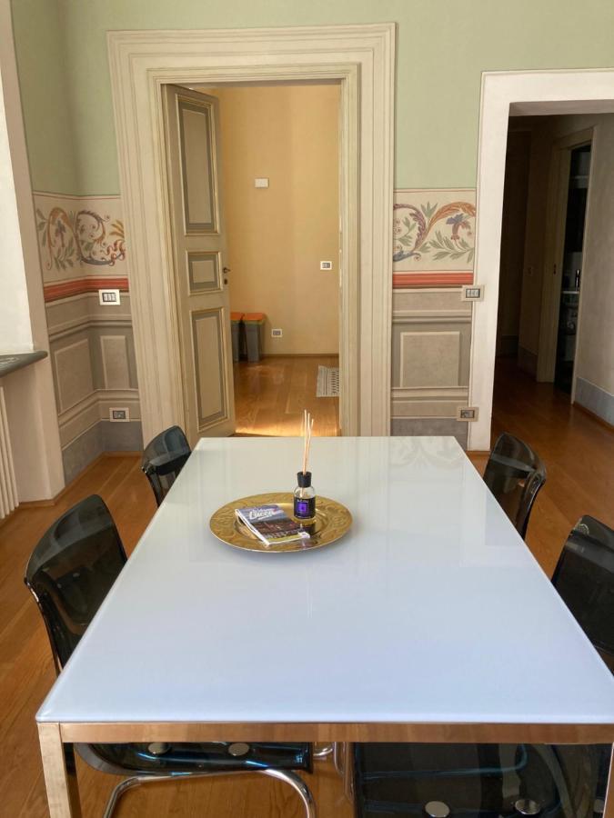 Puccini'S Home, Elegant Apartment In Piazza Puccini Лука Екстериор снимка
