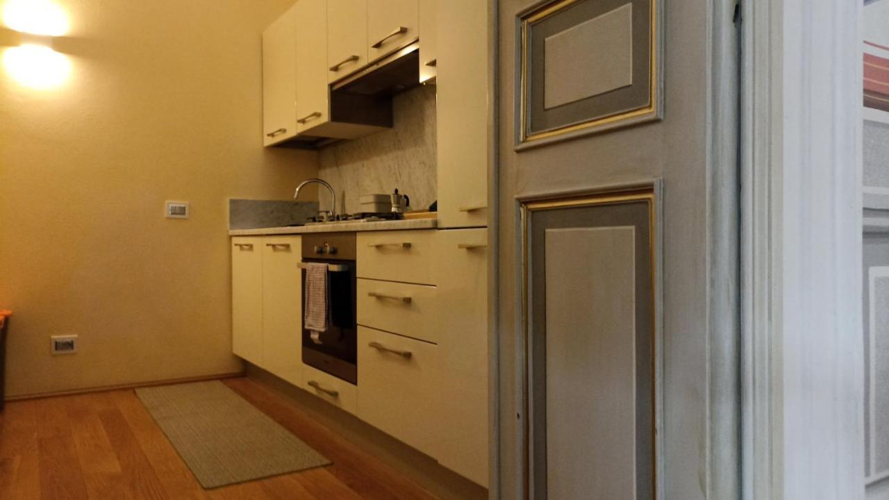 Puccini'S Home, Elegant Apartment In Piazza Puccini Лука Екстериор снимка