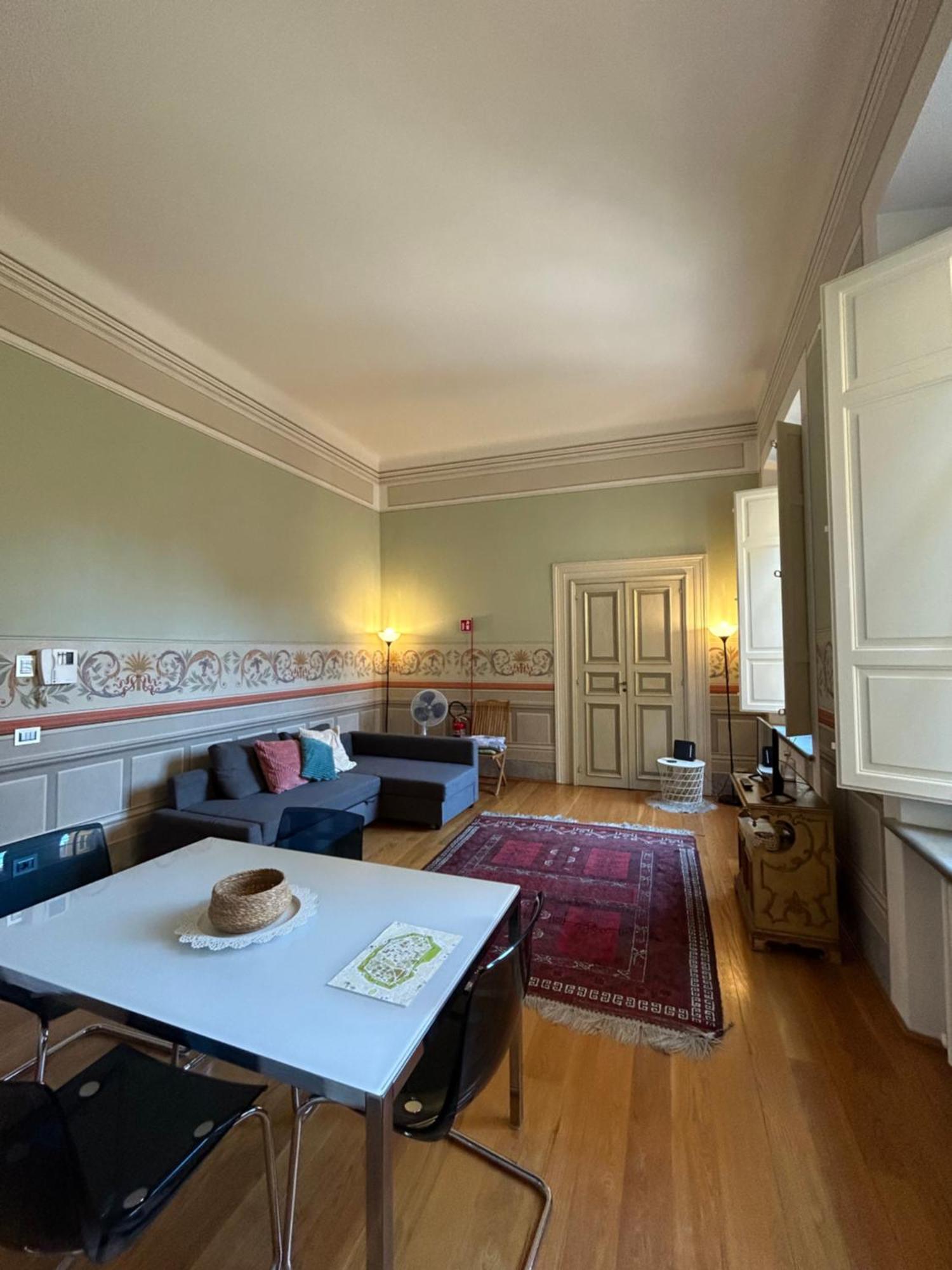 Puccini'S Home, Elegant Apartment In Piazza Puccini Лука Екстериор снимка