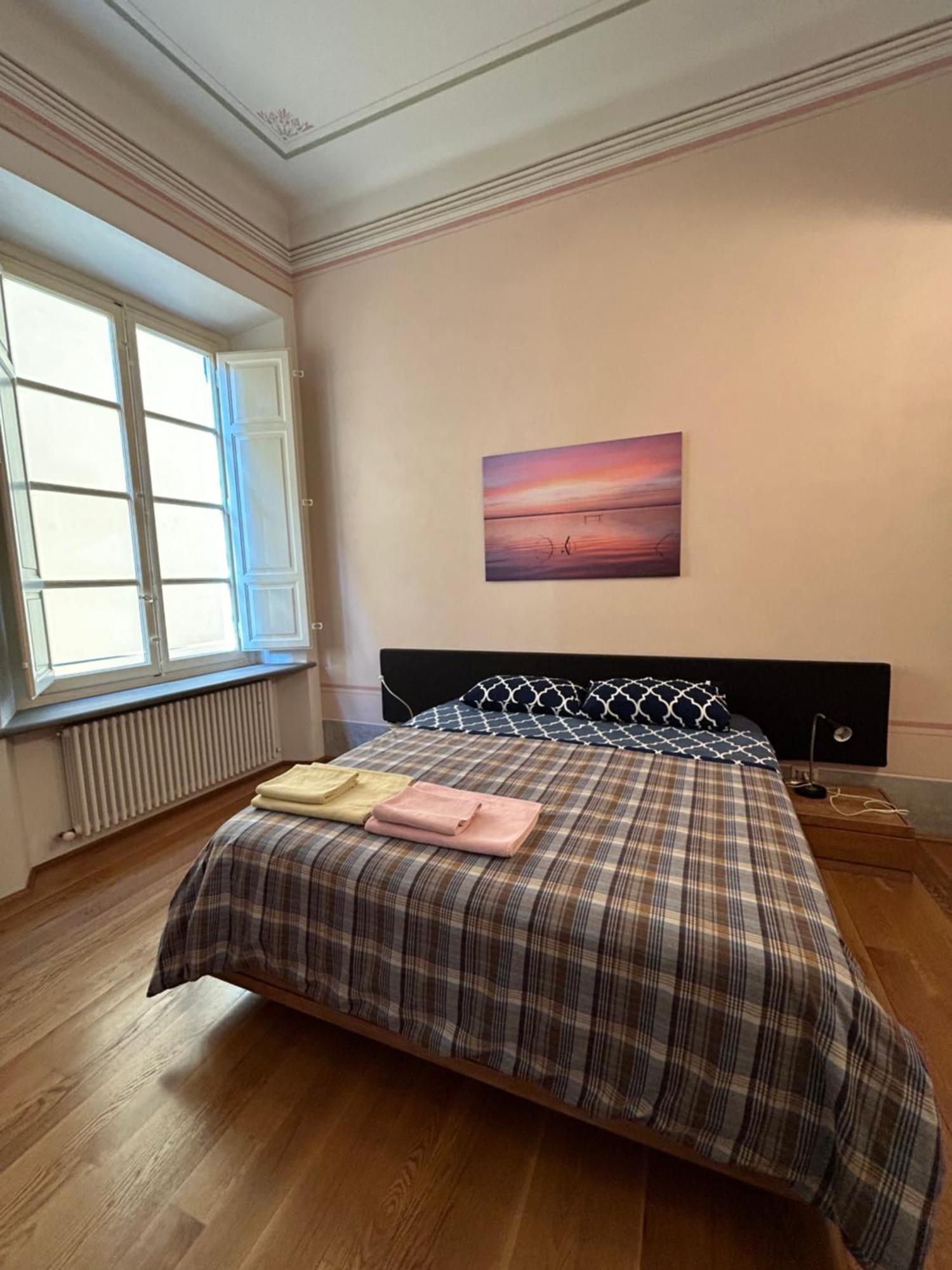 Puccini'S Home, Elegant Apartment In Piazza Puccini Лука Екстериор снимка